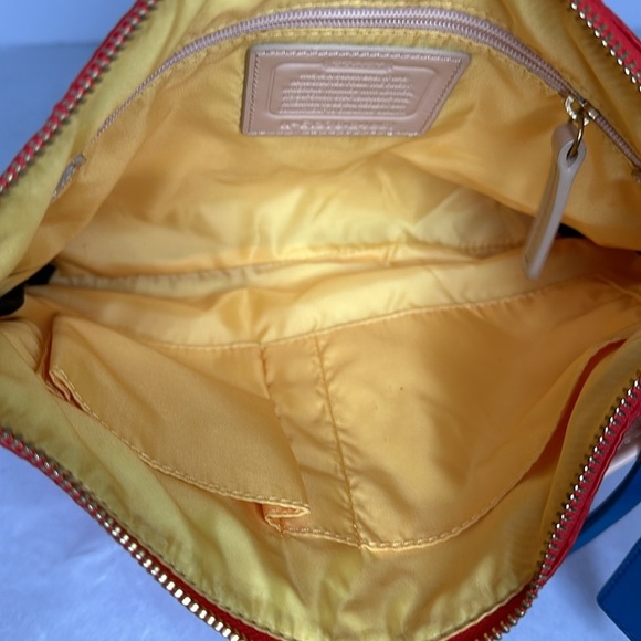 Coach Legacy Weekend Signature Nylon Hippie Swing Bag Shoulder Bag Crossbody Red - Picture 6 of 12
